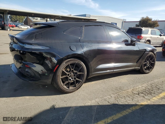 2021 Aston Martin DBX with VIN SCFVUJAWXMTV01292, listed as a Copart auction lot 83824504 with 0 mi miles and Salvage Title. Bid and sale history available at carsss.com. Image 3.