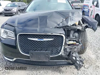 2018 Chrysler 300 Touring with VIN 2C3CCAAG0JH211402, listed as a IAAI auction lot 42081869 with 45,235 mi miles. Bid and sale history available at carsss.com. Image 6.