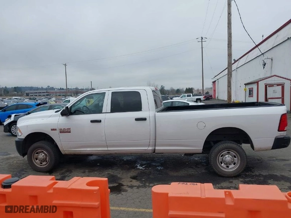 2018 Ram 2500 Tradesman with VIN 3C6UR5HJ7JG240216, listed as a IAAI auction lot 41371971 with 143,069 mi miles. Bid and sale history available at carsss.com. Image 14.