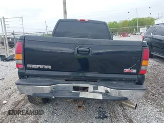 2005 GMC Sierra 2500HD SLE z VIN 1GTHK23U75F816621, wystawiony jako IAAI lot #41965293 z przebiegiem 341 770 mil mil oraz . Historia ofert i sprzedaży dostępna na DreamBid. Obrazek 16.