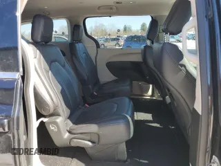 2018 Chrysler Pacifica Touring L with VIN 2C4RC1BG2JR306705, listed as a Copart auction lot 47840765 with 65,340 mi miles and Salvage Title. Bid and sale history available at DreamBid. Image 11.