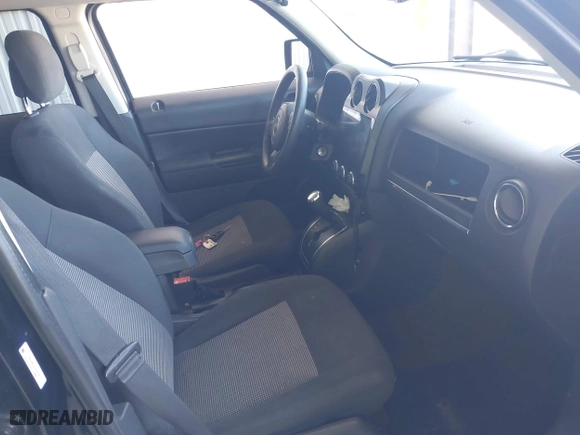 2014 Jeep Patriot Sport with VIN 1C4NJPBAXED674738, listed as a IAAI auction lot 41892402 with 108,457 mi miles. Bid and sale history available at carsss.com. Image 5.