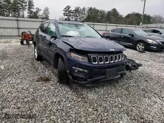 2018 Jeep Compass Latitude with VIN 3C4NJDBB2JT153301, listed as a Copart auction lot 85941894 with 64,264 mi miles and Salvage Title. Bid and sale history available at carsss.com. Image 14.