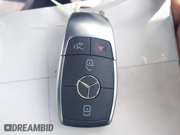 2019 Mercedes-Benz C 300 with VIN 55SWF8DB1KU317498, listed as a IAAI auction lot 41681264 with Not provided miles and . Bid and sale history available at DreamBid. Image 11.