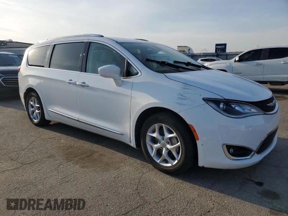 2018 Chrysler Pacifica Touring L Plus z VIN 2C4RC1EG1JR121816, wystawiony jako Copart lot #54615585 z przebiegiem 157 900 mil mil oraz Tytuł czysty. Historia ofert i sprzedaży dostępna na DreamBid. Obrazek 4.