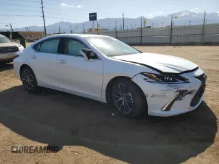 2024 Lexus ES 300h с VIN 58ADA1C11RU042633, выставлен на аукционе Copart как лот 53090625 с пробегом Не указан миль и Списание • Salvage title. История ставок и продаж доступна на DreamBid. Изображение 4.