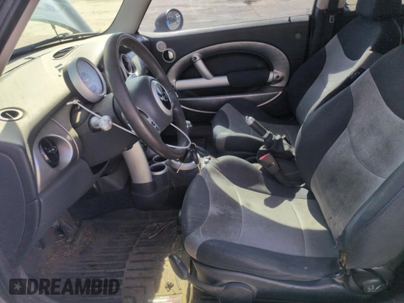 2003 MINI Hardtop S with VIN WMWRE33423TD62021, listed as a Copart auction lot 54707755 with 181,722 mi miles and Clean Title. Bid and sale history available at DreamBid. Image 7.