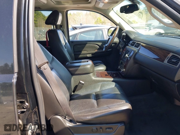 2007 GMC Yukon Denali z VIN 1GKFK63827J265939, wystawiony jako IAAI lot #42120148 z przebiegiem 203 459 mil mil oraz . Historia ofert i sprzedaży dostępna na DreamBid. Obrazek 5.