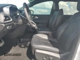 2024 Chrysler Pacifica Touring L with VIN 2C4RC1BG2RR116768, listed as a Copart auction lot 54598075 with 12,054 mi miles and Salvage title. Bid and sale history available at DreamBid. Image 7.