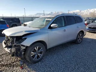 2019 Nissan Pathfinder SV with VIN 5N1DR2MM8KC580840, listed as a Copart auction lot 42451845 with 159,990 mi miles and Salvage Title. Bid and sale history available at carsss.com. Image 1.