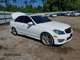 2014 Mercedes-Benz C 300 Sport z VIN WDDGF8AB1EA929598, wystawiony jako Copart lot #57787774 z przebiegiem 115 671 mil mil oraz Szkoda całkowita • Salvage title. Historia ofert i sprzedaży dostępna na DreamBid. Obrazek 4.
