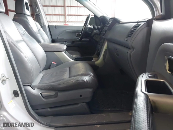 2003 Honda Pilot EX with VIN 2HKYF186X3H517619, listed as a IAAI auction lot 41854922 with 180,229 mi miles. Bid and sale history available at carsss.com. Image 5.