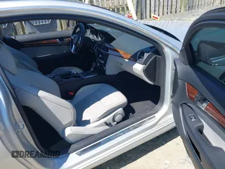 2014 Mercedes-Benz C 250 z VIN WDDGJ4HB2EG199369, wystawiony jako IAAI lot #42287574 z przebiegiem 19 774 mil mil oraz . Historia ofert i sprzedaży dostępna na DreamBid. Obrazek 5.