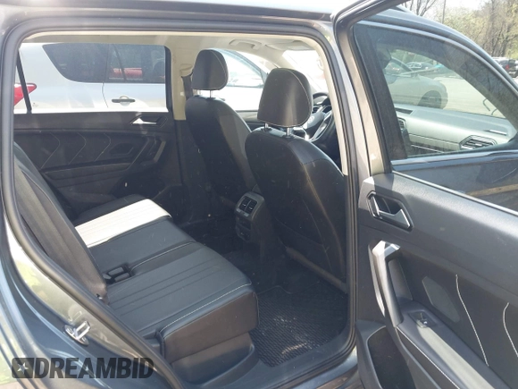 2022 Volkswagen Tiguan SE with VIN 3VV2B7AXXNM019538, listed as a IAAI auction lot 42109211 with 30,576 mi miles and . Bid and sale history available at DreamBid. Image 8.