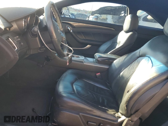 2012 Cadillac CTS z VIN 1G6DA1E32C0117688, wystawiony jako Copart lot #42563095 z przebiegiem 130 352 mil mil oraz Czysty tytuł • Clean title. Historia ofert i sprzedaży dostępna na DreamBid. Obrazek 7.