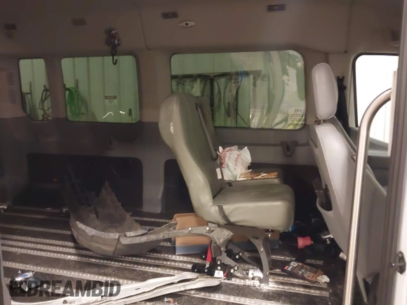 2019 Ford Transit Passenger XL with VIN 1FBZX2CM8KKA07514, listed as a IAAI auction lot 41235965 with 58,224 mi miles. Bid and sale history available at carsss.com. Image 8.