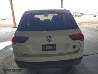 2018 Volkswagen Tiguan S with VIN 3VV1B7AX7JM017221, listed as a Copart auction lot 44728205 with 68,773 mi miles and Salvage Title. Bid and sale history available at carsss.com. Image 6.