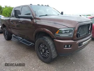 2015 Ram 2500 Limited z VIN 3C6UR5GL5FG501384, wystawiony jako IAAI lot #42133077 z przebiegiem 306 714 mil mil oraz . Historia ofert i sprzedaży dostępna na DreamBid. Obrazek 1.