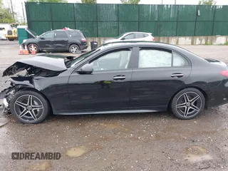 2024 Mercedes-Benz C 300 z VIN W1KAF4HB7RR164070, wystawiony jako IAAI lot #42220022 z przebiegiem 22 290 mil mil oraz . Historia ofert i sprzedaży dostępna na DreamBid. Obrazek 14.