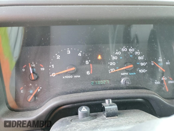 2001 Jeep Wrangler Sport z VIN 1J4FA49S01P355451, wystawiony jako Copart lot #56501545 z przebiegiem 213 027 mil mil oraz Czysty tytuł • Clean title. Historia ofert i sprzedaży dostępna na DreamBid. Obrazek 9.