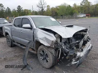2017 Toyota Tacoma SR5 with VIN 5TFAZ5CN3HX035326, listed as a IAAI auction lot 41940372 with 284,065 mi miles and . Bid and sale history available at carsss.com. Image 1.