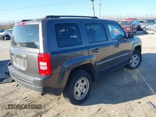 2015 Jeep Patriot Sport with VIN 1C4NJRBB1FD206631, listed as a IAAI auction lot 41703924 with 129,941 mi miles and . Bid and sale history available at carsss.com. Image 4.