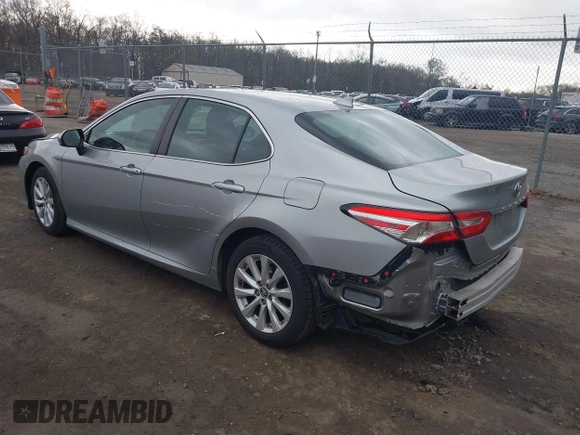 2019 Toyota Camry LE z VIN 4T1B11HK9KU851075, wystawiony jako IAAI lot #41911090 z przebiegiem 114 762 mil mil oraz . Historia ofert i sprzedaży dostępna na DreamBid. Obrazek 3.