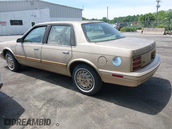 1995 Oldsmobile Cutlass Ciera SL with VIN 1G3AJ55M4S6365467, listed as a IAAI auction lot 42183782 with 105,044 mi miles and . Bid and sale history available at DreamBid. Image 3.
