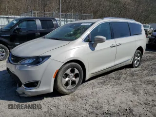 2017 Chrysler Pacifica Touring L Plus with VIN 2C4RC1EGXHR622276, listed as a Copart auction lot 48324795 with 118,370 mi miles and Salvage Title. Bid and sale history available at DreamBid. Image 1.
