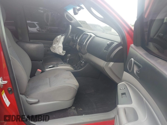 2013 Toyota Tacoma PreRunner z VIN 5TFJU4GN2DX037582, wystawiony jako IAAI lot #42285294 z przebiegiem 162 147 mil mil oraz . Historia ofert i sprzedaży dostępna na DreamBid. Obrazek 5.