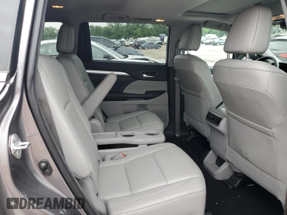 2018 Toyota Highlander SE z VIN 5TDJZRFH8JS523194, wystawiony jako Copart lot #57434645 z przebiegiem 57 965 mil mil oraz Szkoda całkowita • Salvage title. Historia ofert i sprzedaży dostępna na DreamBid. Obrazek 10.
