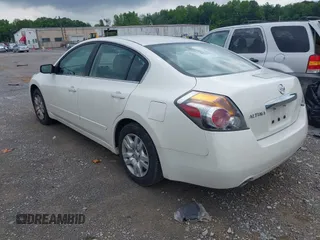 2010 Nissan Altima S z VIN 1N4AL2AP5AN502662, wystawiony jako IAAI lot #42260735 z przebiegiem Nie podano mil oraz . Historia ofert i sprzedaży dostępna na DreamBid. Obrazek 3.