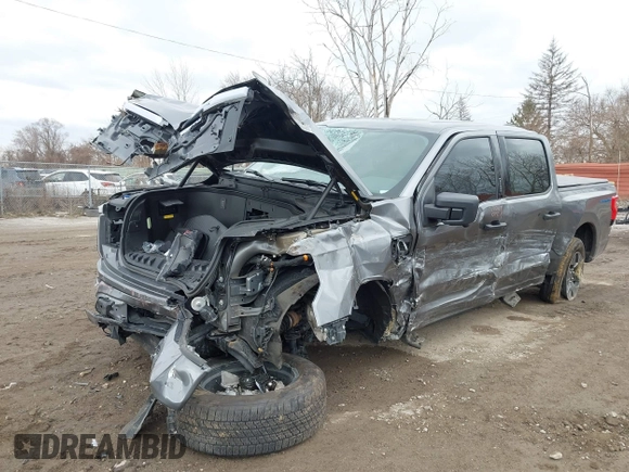 2024 Ford F-150 Lightning XLT z VIN 1FTVW3LK0RWG14334, wystawiony jako IAAI lot #41856218 z przebiegiem 2 037 mil mil oraz . Historia ofert i sprzedaży dostępna na DreamBid. Obrazek 2.