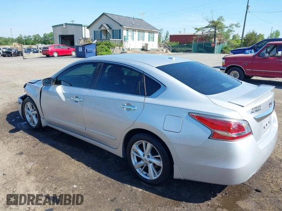 2015 Nissan Altima 2.5 z VIN 1N4AL3AP2FC591986, wystawiony jako IAAI lot #42172883 z przebiegiem 205 419 mil mil oraz . Historia ofert i sprzedaży dostępna na DreamBid. Obrazek 3.
