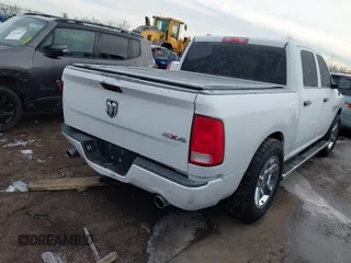 2015 Ram 1500 Express z VIN 1C6RR7KT5FS586308, wystawiony jako IAAI lot #41458063 z przebiegiem 160 492 mil mil oraz . Historia ofert i sprzedaży dostępna na DreamBid. Obrazek 4.