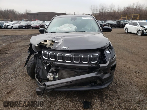 2022 Jeep Compass North with VIN 3C4NJDBB6NT203378, listed as a Copart auction lot 83439544 with 17,014 mi miles and Salvage Title. Bid and sale history available at DreamBid. Image 5.