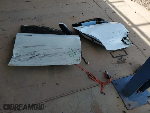 2022 Tesla Model Y Long Range z VIN 7SAYGDEE5NA015841, wystawiony jako Copart lot #57842275 z przebiegiem 51 952 mil mil oraz Szkody całkowita. Historia ofert i sprzedaży dostępna na DreamBid. Obrazek 12.