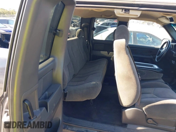 2005 Chevrolet Silverado 1500 LS with VIN 1GCEC19Z45Z212469, listed as a IAAI auction lot 42471142 with 171,228 mi miles and . Bid and sale history available at DreamBid. Image 8.