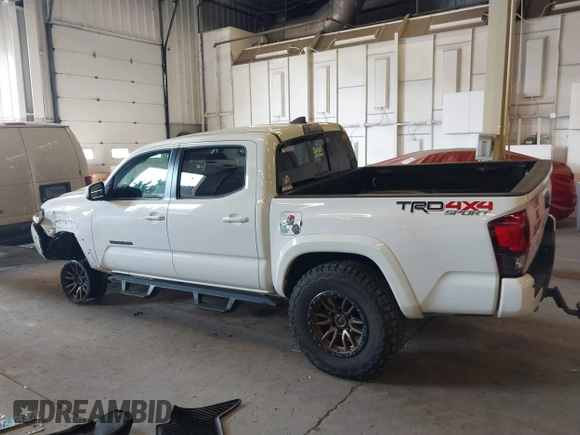 2018 Toyota Tacoma SR with VIN 3TMCZ5AN0JM164924, listed as a IAAI auction lot 41754508 with 59,038 mi miles. Bid and sale history available at carsss.com. Image 14.