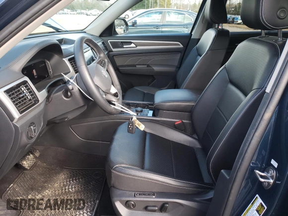2022 Volkswagen Atlas SEL with VIN 1V2BR2CA7NC551867, listed as a Copart auction lot 88635095 with 45,018 mi miles and Salvage title. Bid and sale history available at DreamBid. Image 7.