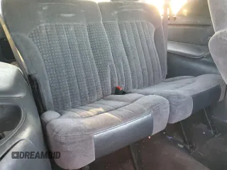 2001 Chevrolet Blazer LS z VIN 1GNCT18W51K123809, wystawiony jako Copart lot #86491294 z przebiegiem 211 514 mil mil oraz Szkoda całkowita • Salvage title. Historia ofert i sprzedaży dostępna na DreamBid. Obrazek 11.