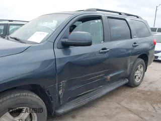 2010 Toyota Sequoia SR5 with VIN 5TDZM5G11AS001275, listed as a IAAI auction lot 41499094 with 194,750 mi miles. Bid and sale history available at carsss.com. Image 6.