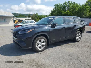 2021 Toyota Highlander L with VIN 5TDBZRBH2MS557694, listed as a Copart auction lot 61921955 with 39,634 mi miles and Salvage title. Bid and sale history available at DreamBid. Image 1.