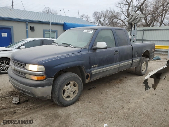 1999 Chevrolet Silverado 1500 LT with VIN 1GCEK19T2XE225083, listed as a Copart auction lot 43785565 with 165,598 mi miles and Salvage Title. Bid and sale history available at carsss.com. Image 1.