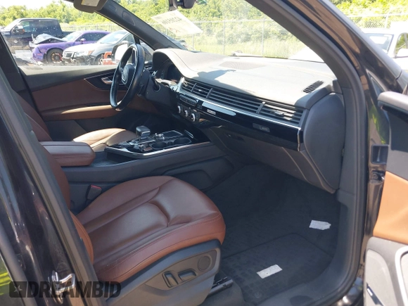 2019 Audi Q7 Premium Plus z VIN WA1LAAF75KD012980, wystawiony jako IAAI lot #42205106 z przebiegiem Nie podano mil oraz . Historia ofert i sprzedaży dostępna na DreamBid. Obrazek 5.