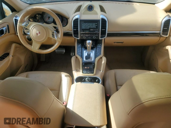 2013 Porsche Cayenne S Hybrid z VIN WP1AE2A21DLA14185, wystawiony jako Copart lot #81671674 z przebiegiem 118 890 mil mil oraz Czysty tytuł • Clean title. Historia ofert i sprzedaży dostępna na DreamBid. Obrazek 8.