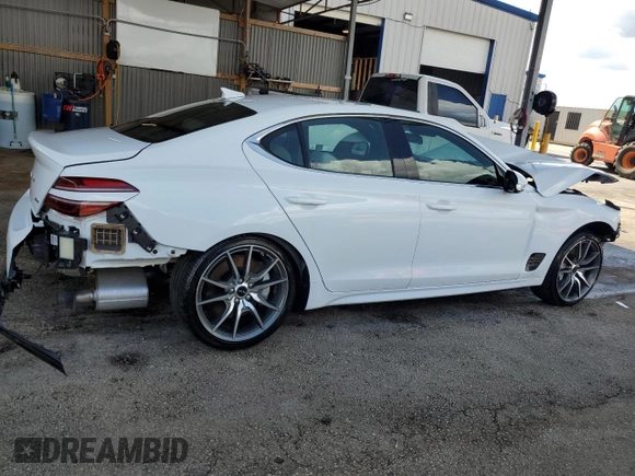 2025 Genesis G70 2.5T with VIN KMTG34SC0SU152314, listed as a Copart auction lot 61581285 with 8,656 mi miles and Non repairable. Bid and sale history available at DreamBid. Image 3.