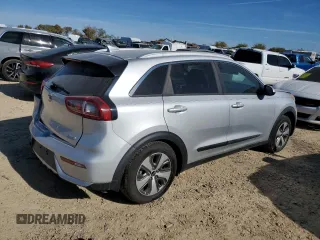2017 Kia Niro FE with VIN KNDCB3LC3H5073697, listed as a Copart auction lot 83549084 with 133,696 mi miles and Salvage Title. Bid and sale history available at carsss.com. Image 3.