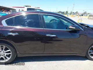 2010 Nissan Maxima SV with VIN 1N4AA5AP0AC823995, listed as a IAAI auction lot 42672254 with 174,386 mi miles and . Bid and sale history available at DreamBid. Image 14.