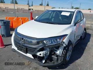 2022 Honda HR-V LX with VIN 3CZRU6H34NM768950, listed as a IAAI auction lot 41702229 with 5,891 mi miles. Bid and sale history available at carsss.com. Image 18.
